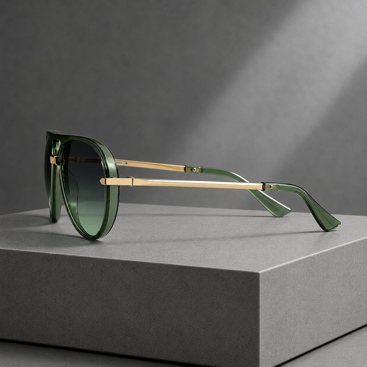 DAN | OMBRA PILOT 001